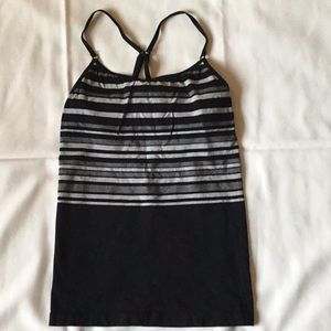 Athleta tank top with built in bra